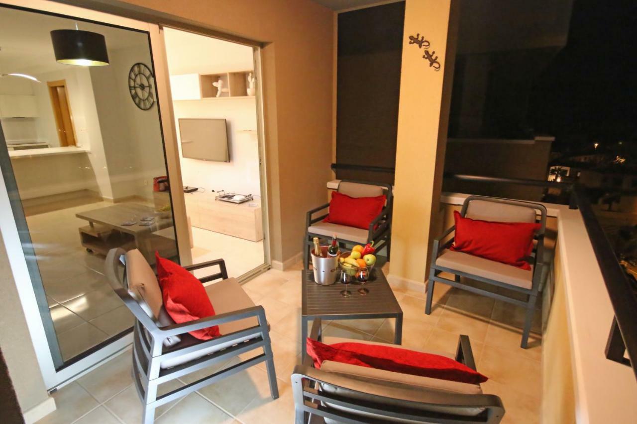 La Perla By Rentmedano Superb Luxury Duplex, Private Roof Terrace, Ocean View, Pool, Wifi And Parking Appartamento *